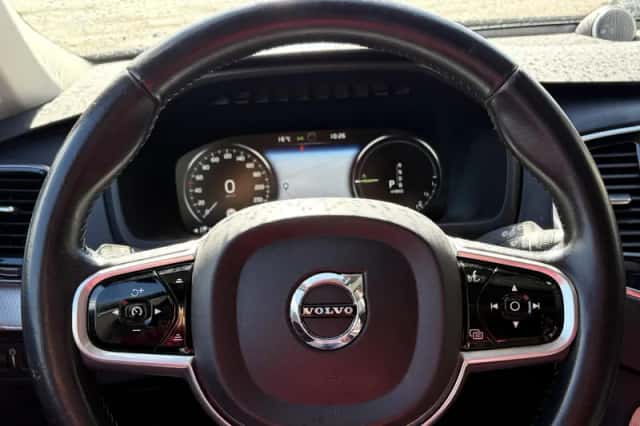 Volvo XC90 (2016) thumbnail 4