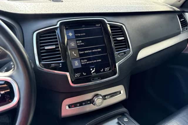Volvo XC90 (2016) thumbnail 6