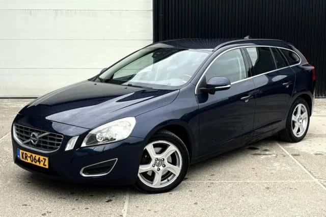 Volvo V60 (2011) thumbnail 2