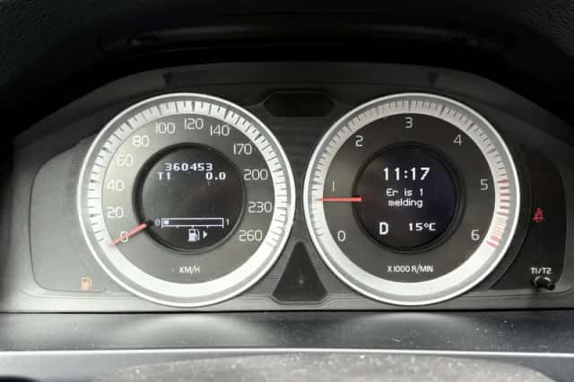 Volvo V60 (2011) thumbnail 3