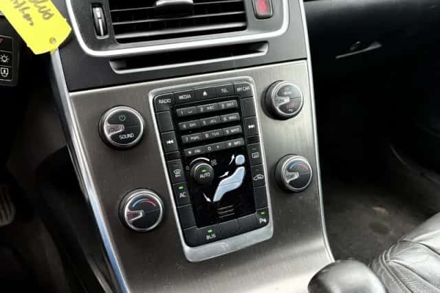 Volvo V60 (2011) thumbnail 6