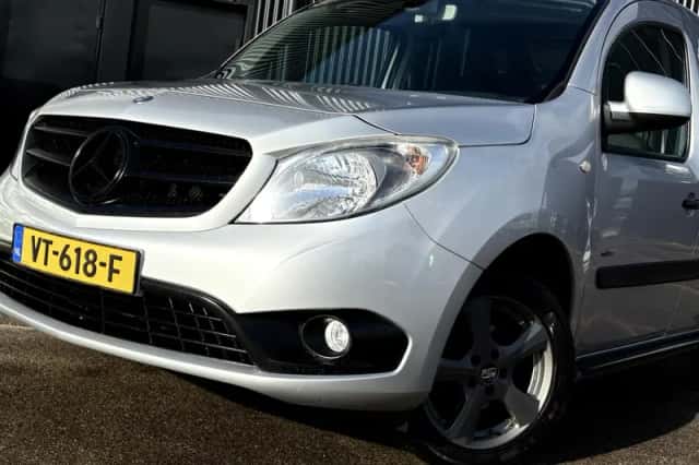 Mercedes-Benz Citan (2016) thumbnail 2