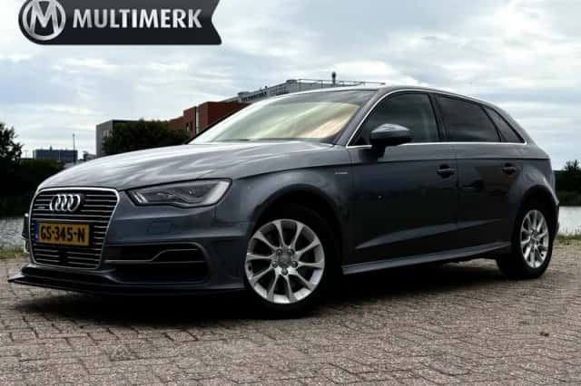 Audi A3 (2015) thumbnail 1