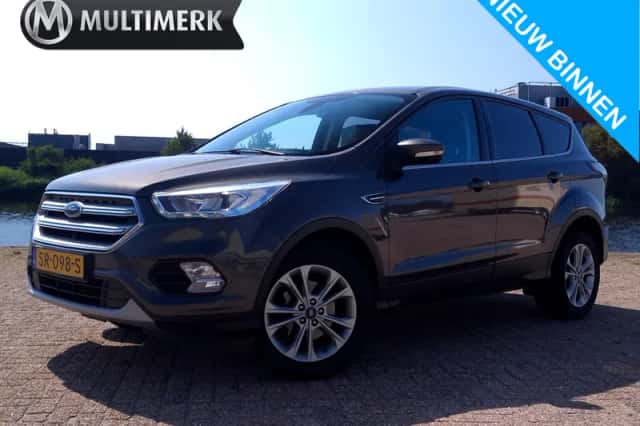 Ford Kuga (2018) thumbnail 1