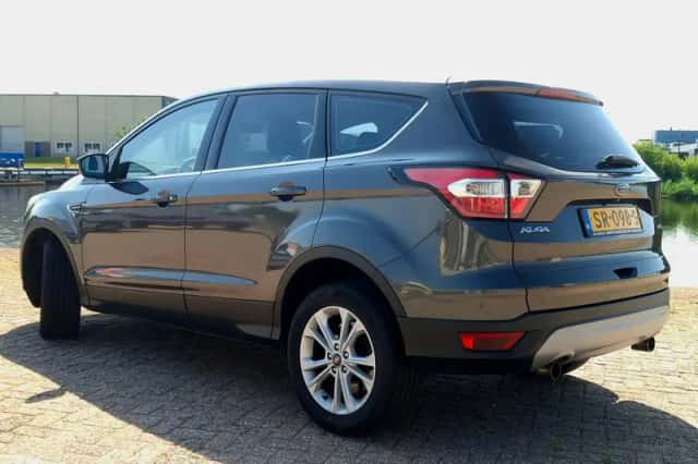 Ford Kuga (2018) thumbnail 4