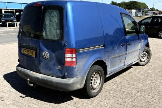 Volkswagen Caddy (2013) thumbnail 4
