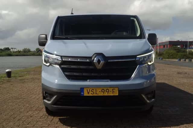 Renault Trafic (2022) thumbnail 2