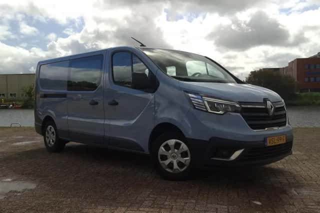 Renault Trafic (2022) thumbnail 3