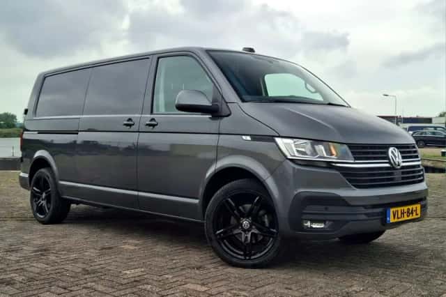 Volkswagen Transporter (2021) thumbnail 3