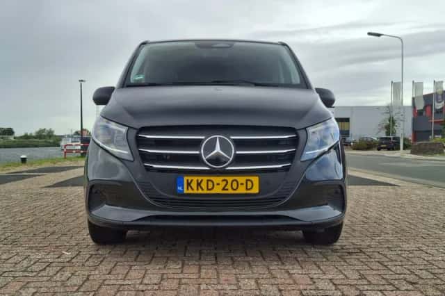 Mercedes-Benz Vito (2026) thumbnail 5