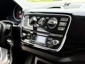 Volkswagen Up! (2012) thumbnail 9