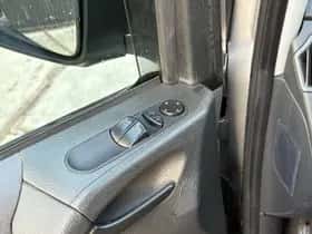 Mercedes-Benz Vito (2012) thumbnail 22