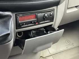 Volkswagen Crafter (2012) thumbnail 23
