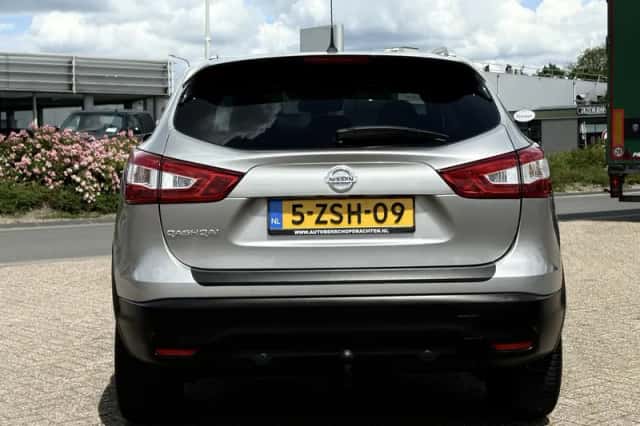 Nissan Qashqai (2015) thumbnail 6