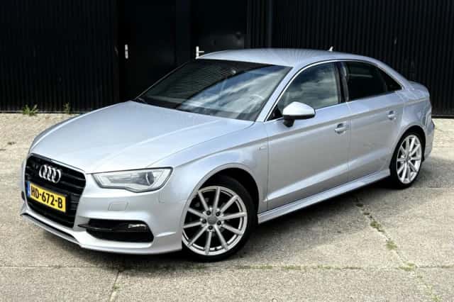 Audi A3 (2015) thumbnail 2