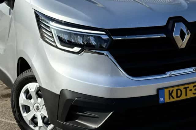 Renault Trafic (2024) thumbnail 2