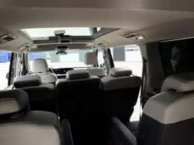 Volkswagen Multivan (2022) thumbnail 5