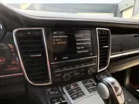 Porsche Panamera (2014) thumbnail 36