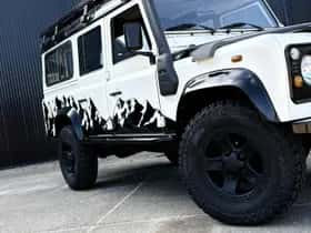 Land Rover Defender (2006) thumbnail 2