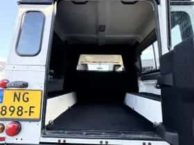 Land Rover Defender (2006) thumbnail 13