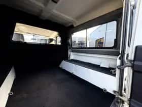 Land Rover Defender (2006) thumbnail 15