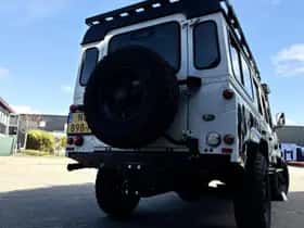 Land Rover Defender (2006) thumbnail 17