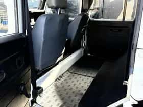 Land Rover Defender (2006) thumbnail 7