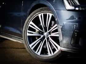 Audi A8 (2018) thumbnail 13
