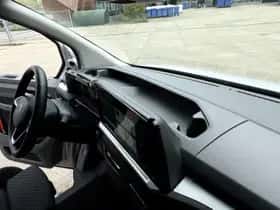 Volkswagen Transporter (2024) thumbnail 18