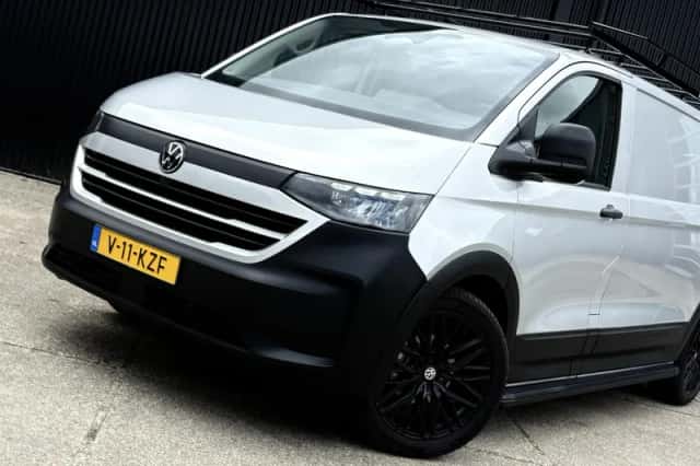 Volkswagen Transporter (2024) thumbnail 5