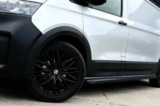 Volkswagen Transporter (2024) thumbnail 6