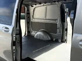 Mercedes-Benz Vito (2021) thumbnail 4