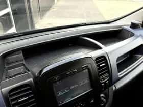 Opel Vivaro (2017) thumbnail 16