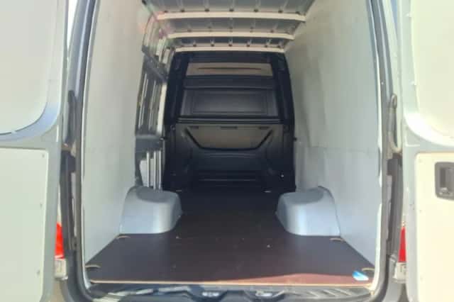 Mercedes-Benz Sprinter (2019) thumbnail 3