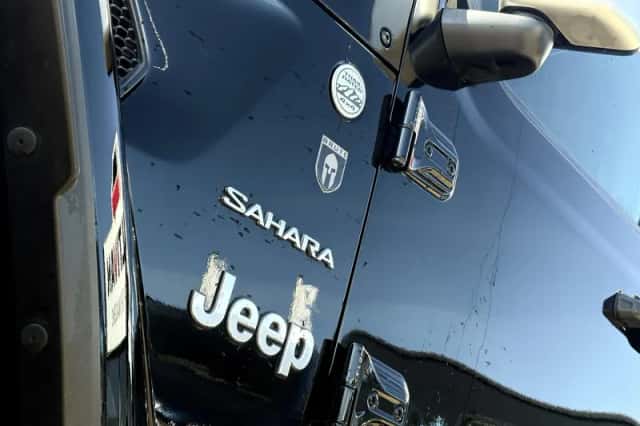 Jeep Wrangler (2019) thumbnail 2