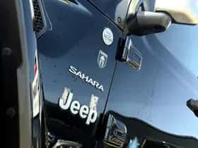 Jeep Wrangler (2019) thumbnail 2