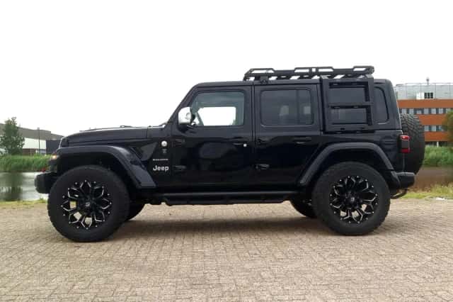 Jeep Wrangler (2019) thumbnail 3