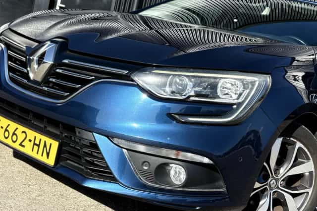 Renault Mégane (2017) thumbnail 2