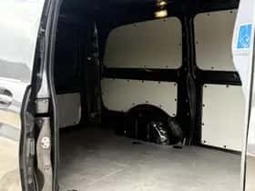 Mercedes-Benz Vito (2024) thumbnail 12