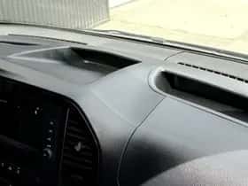 Mercedes-Benz Vito (2024) thumbnail 15