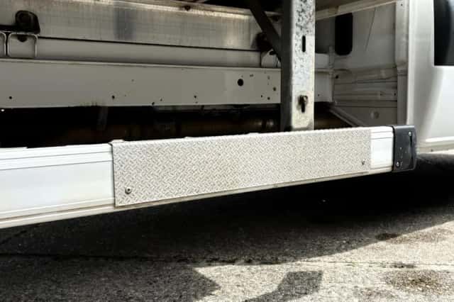 Mercedes-Benz Sprinter (2023) thumbnail 6