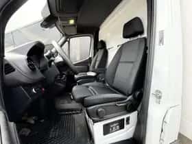 Mercedes-Benz Sprinter (2023) thumbnail 9