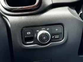 Mercedes-Benz Vito (2024) thumbnail 23