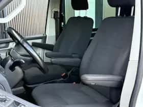 Volkswagen Transporter (2020) thumbnail 3