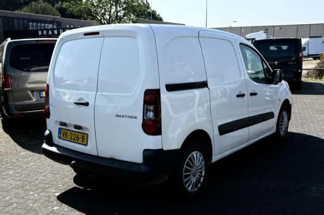 Peugeot Partner (2014) thumbnail 3