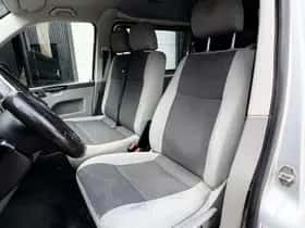 Volkswagen Transporter (2015) thumbnail 2