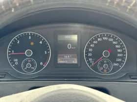 Volkswagen Transporter (2015) thumbnail 12