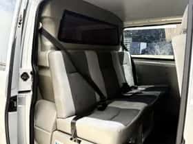 Volkswagen Transporter (2015) thumbnail 8