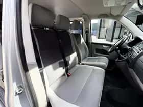 Volkswagen Transporter (2015) thumbnail 9