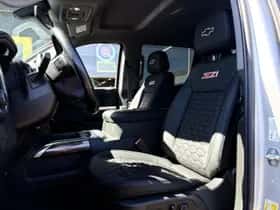 Chevrolet Silverado (2022) thumbnail 2